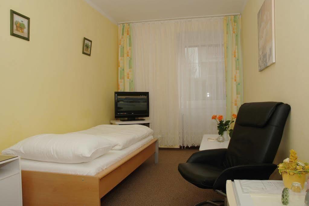 Penzion Duo Hotel Mladá Boleslav Екстериор снимка